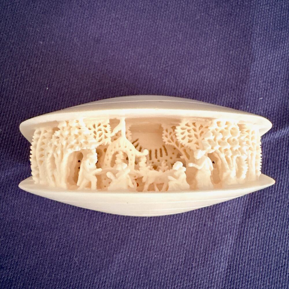 Carved Clamshell Diorama
